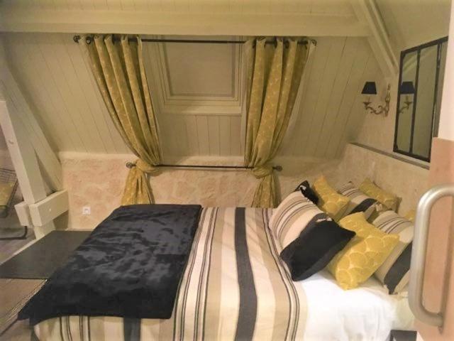 Hotel Boutique Saint-Louis Лизьё Экстерьер фото