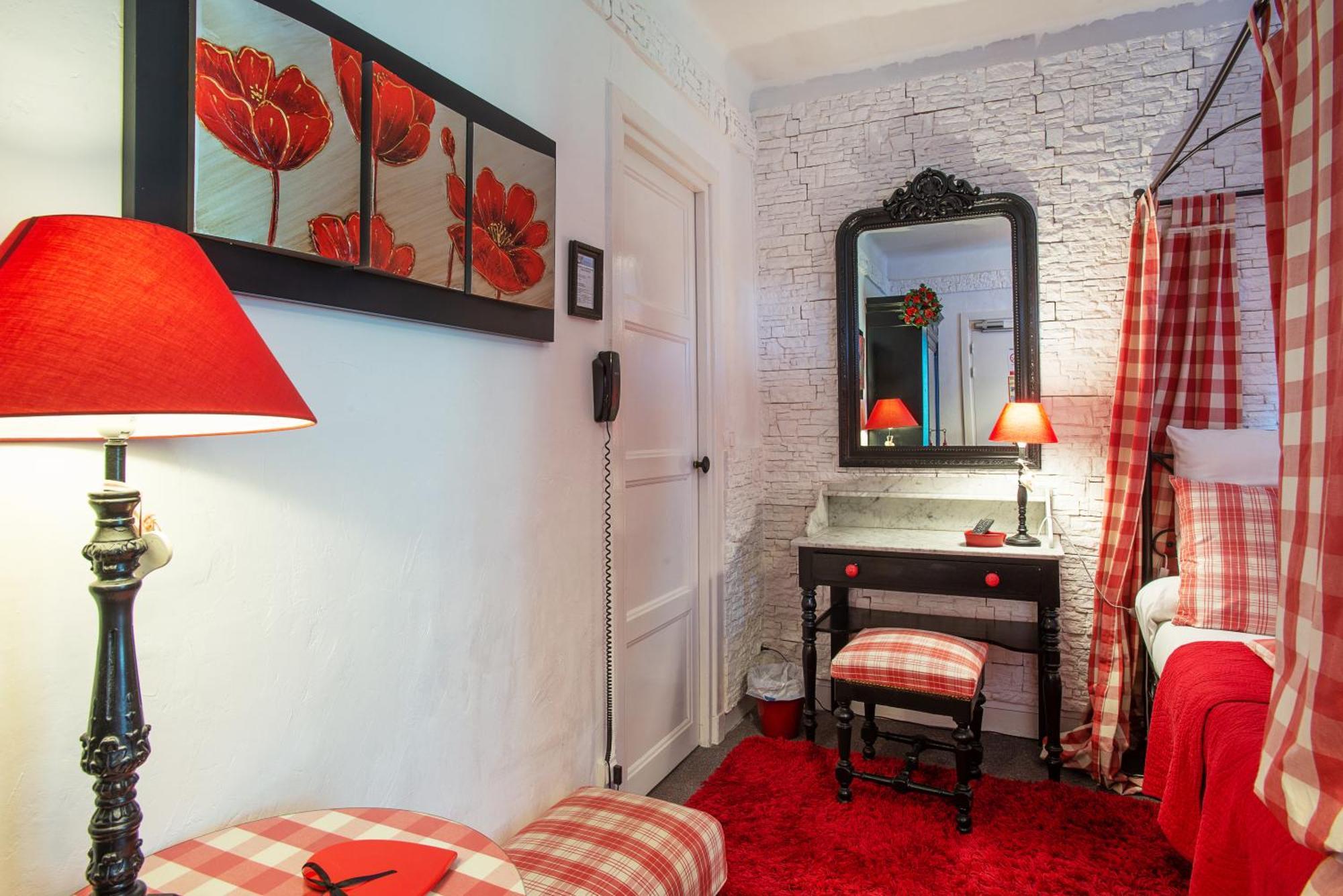Hotel Boutique Saint-Louis Лизьё Экстерьер фото