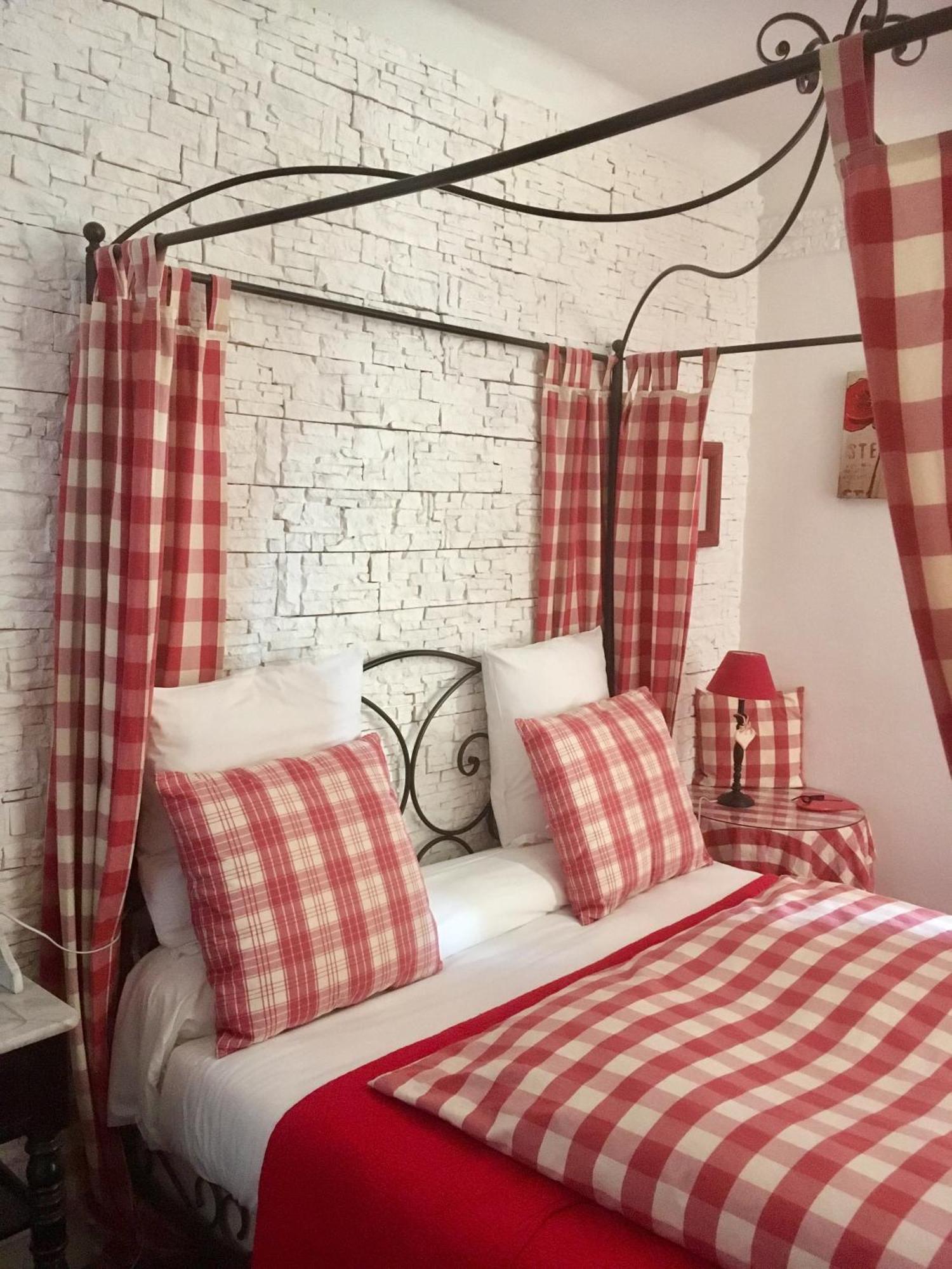 Hotel Boutique Saint-Louis Лизьё Экстерьер фото