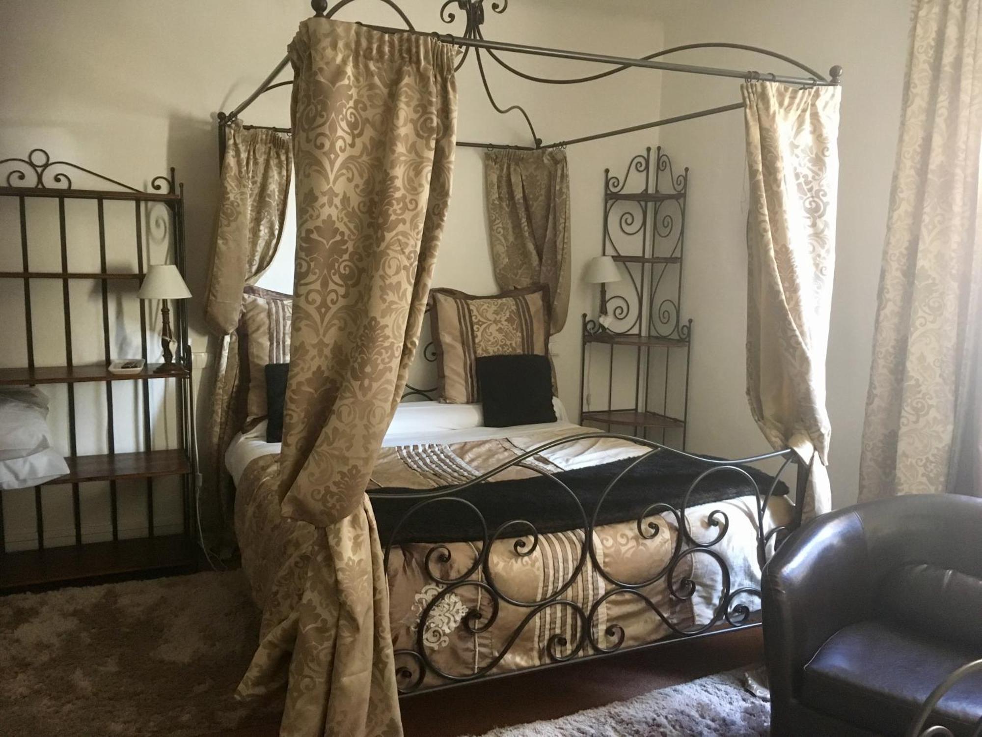 Hotel Boutique Saint-Louis Лизьё Экстерьер фото