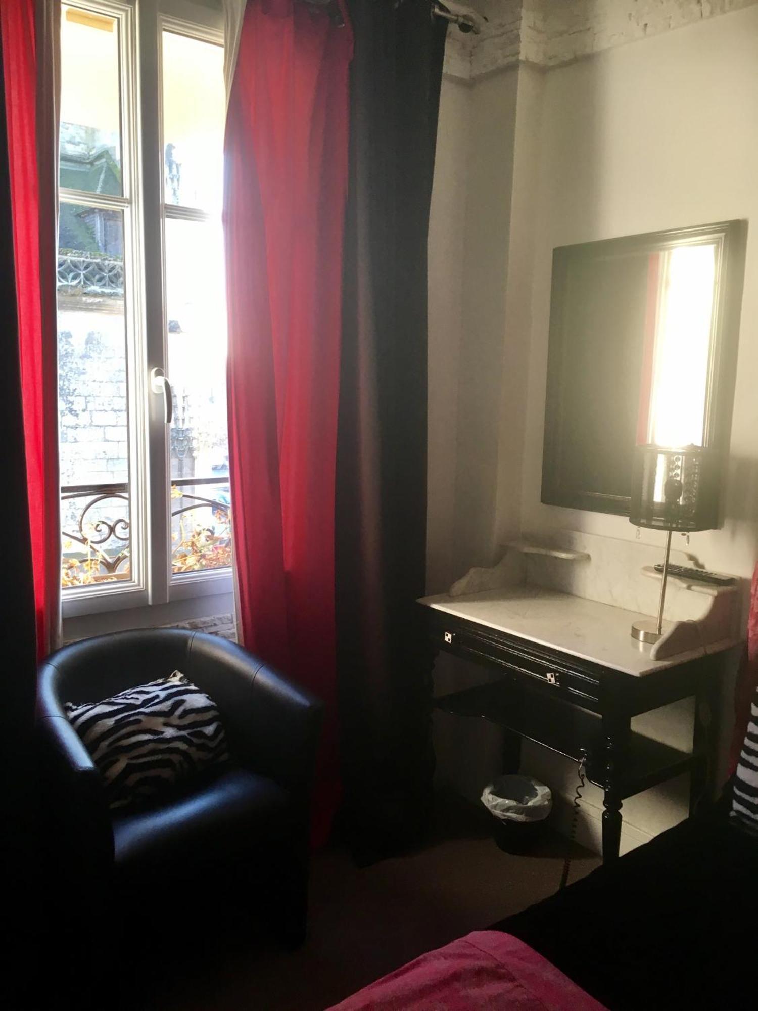 Hotel Boutique Saint-Louis Лизьё Экстерьер фото